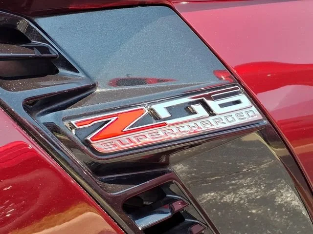 Used 2019 LONG BEACH RED METALLIC TINTCOAT Chevrolet Z06 2LZ image 17