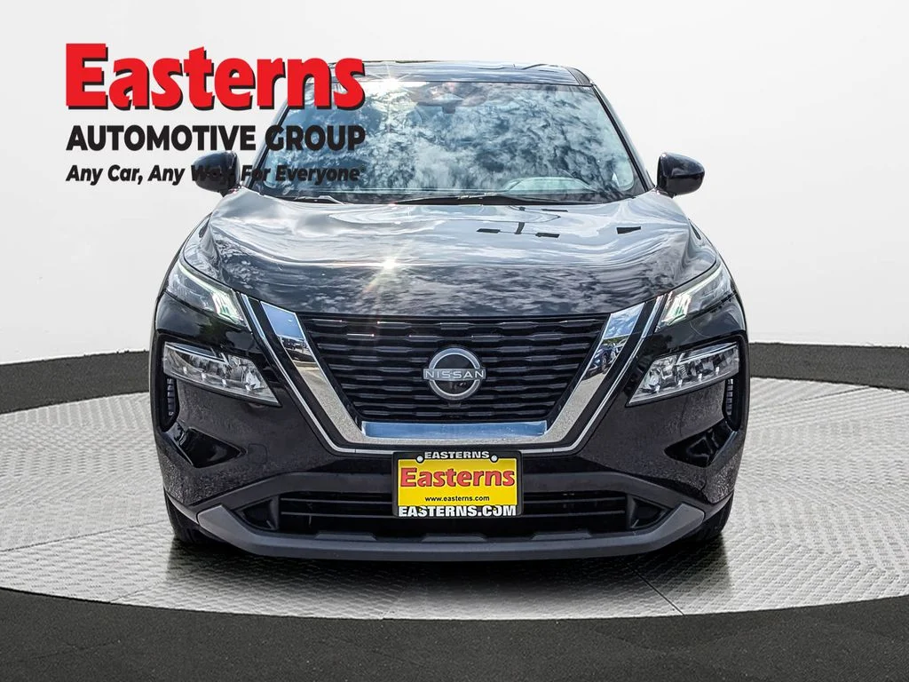 Used 2023 Black Nissan SV image 9