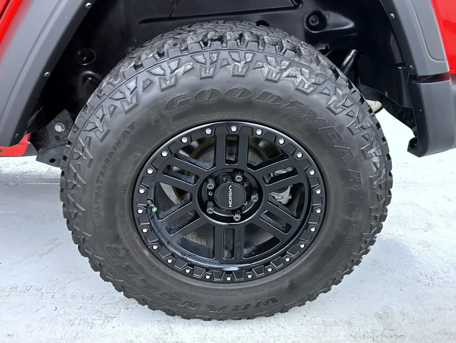 Used 2023 Red Jeep Sport S image 23