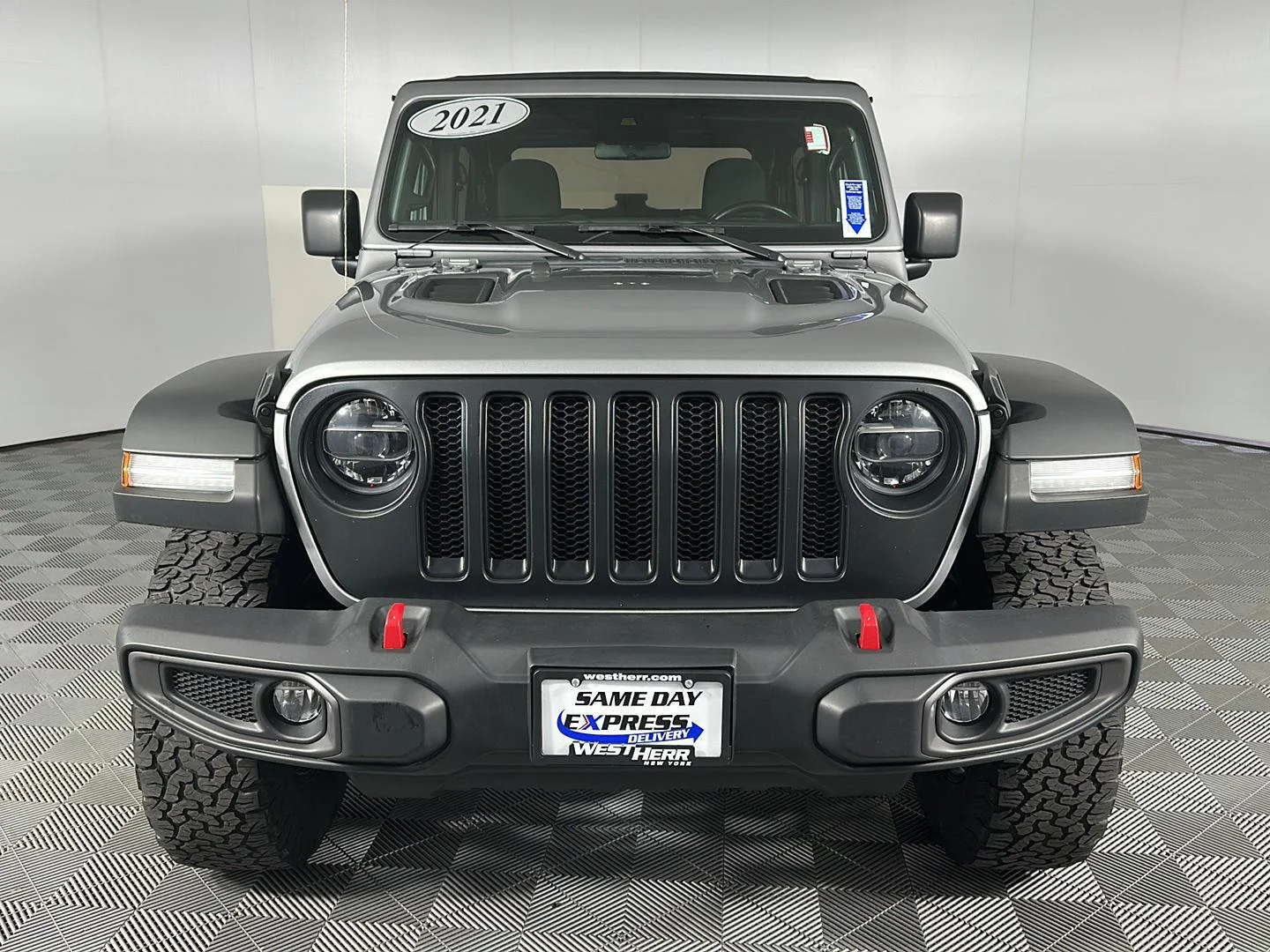 Used 2021 Billet Silver Metallic Clearcoat Jeep Rubicon image 5