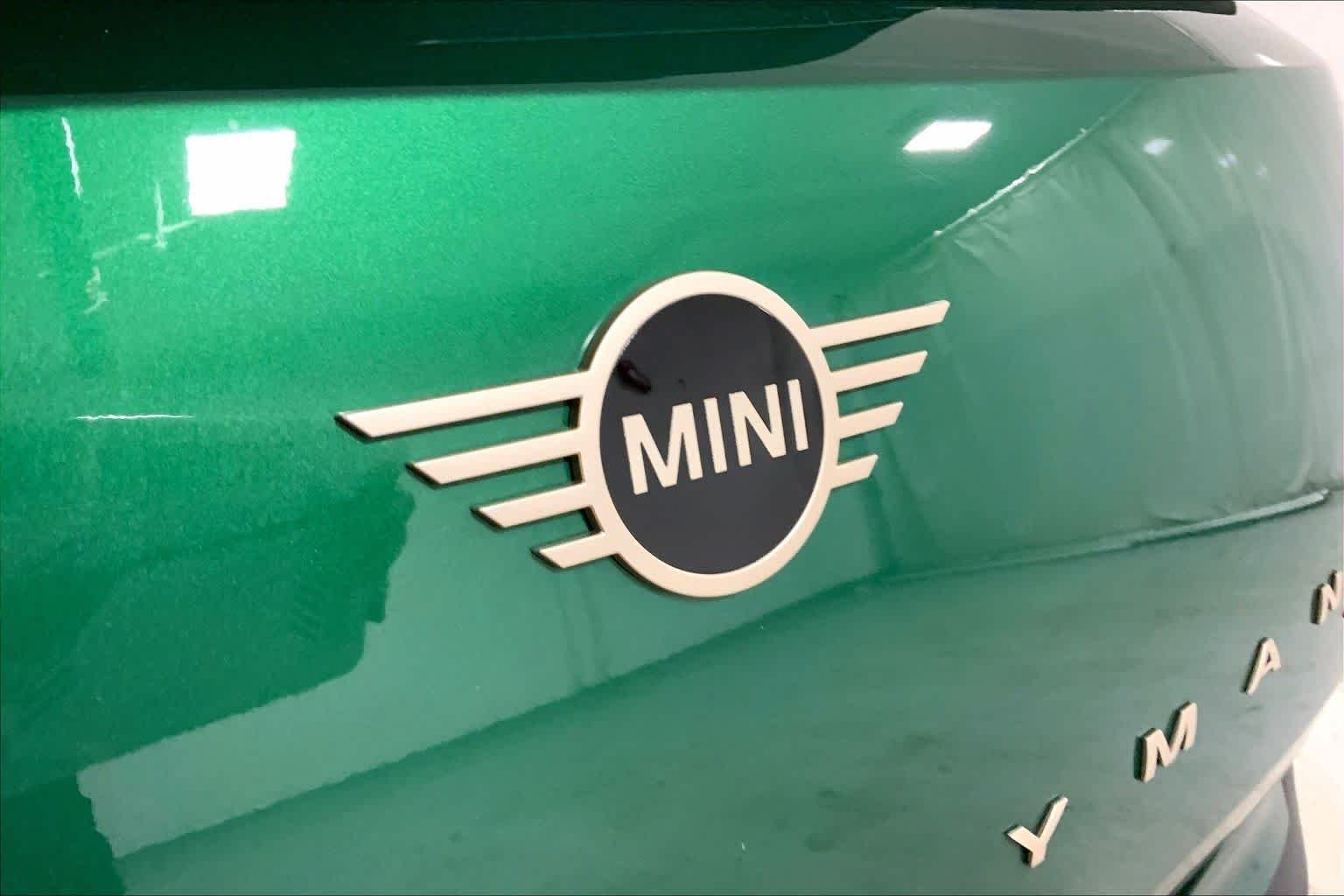 Used 2025 British Racing Green IV Metallic MINI S image 29