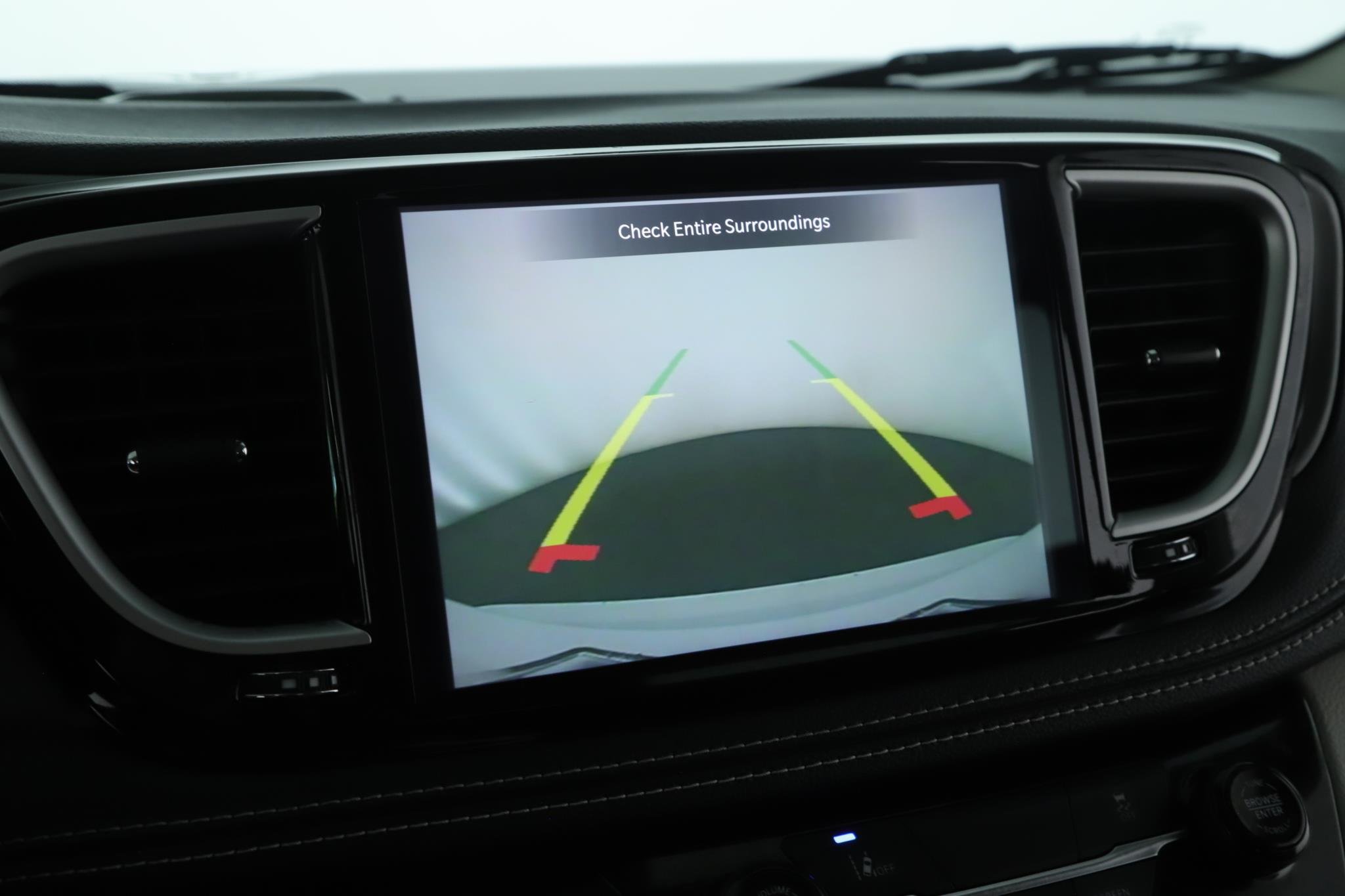 2022 Chrysler Pacifica Hybrid Touring L - Photo 12