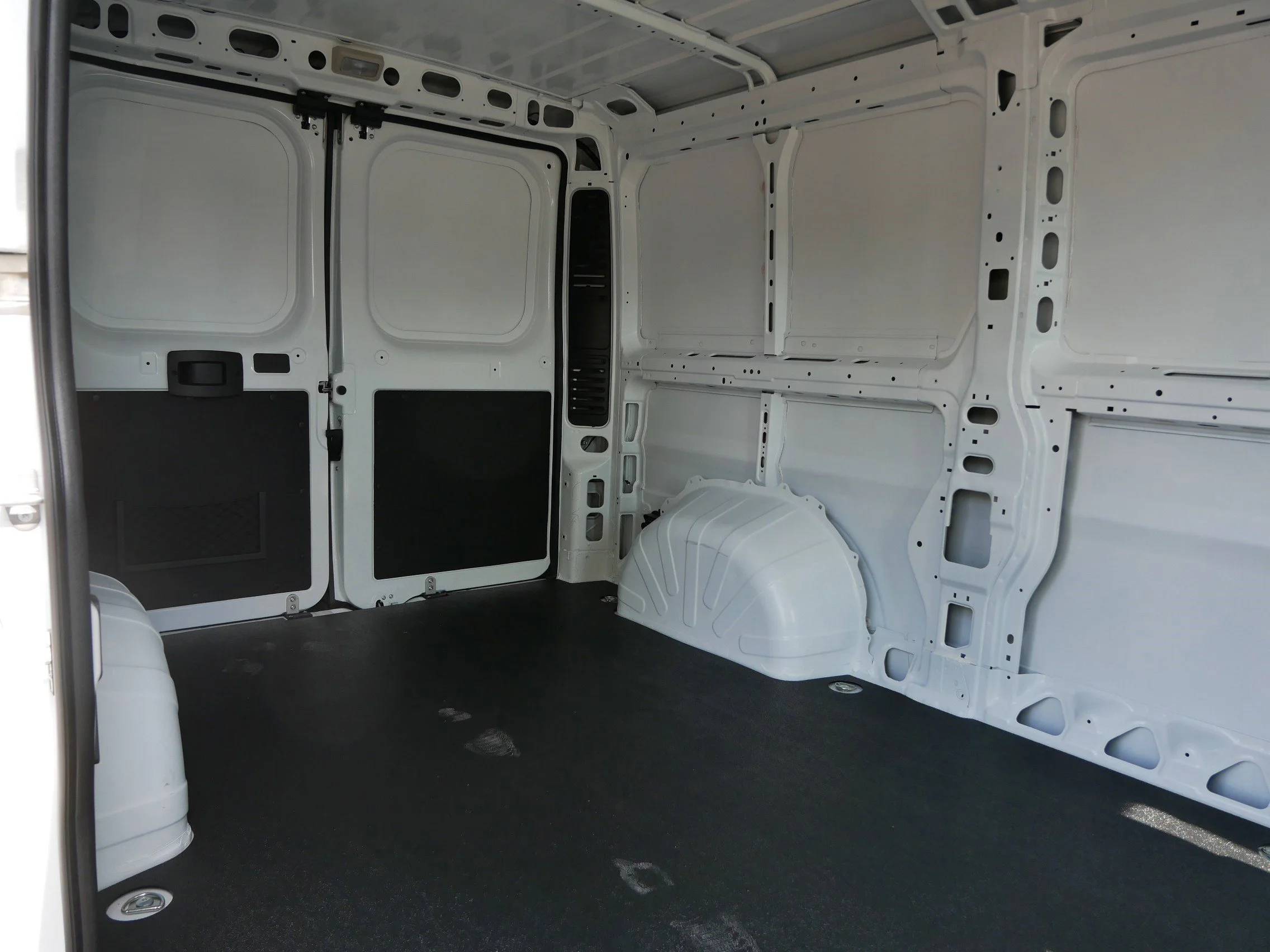New 2026 Bright White Clearcoat RAM Tradesman image 10