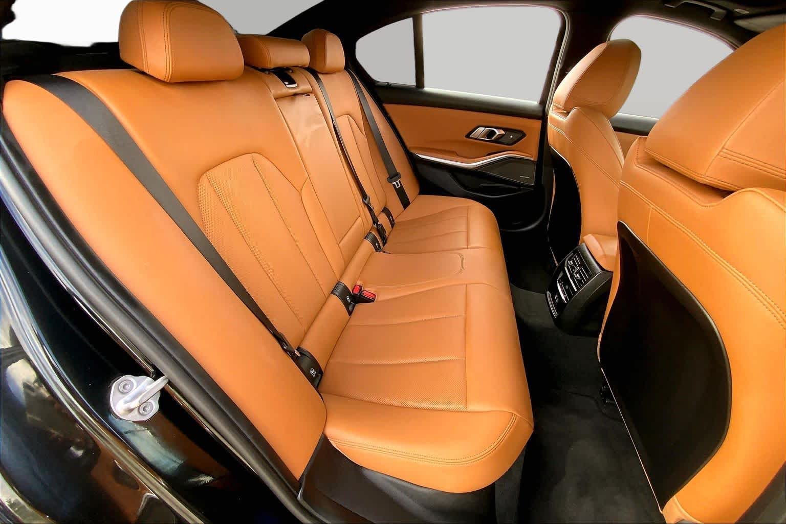 Used 2025 Black Sapphire Metallic BMW M340i image 19