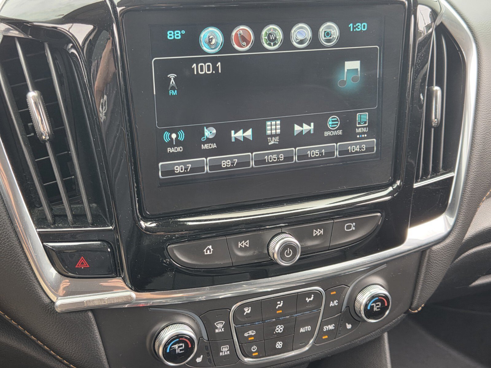 Used 2019 Graphite Metallic Chevrolet 3LT image 18