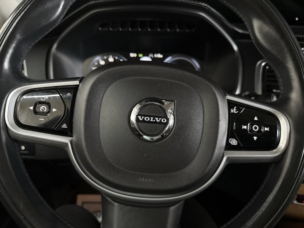 Used 2019 Crystal White Pearl Volvo T8 Inscription image 23