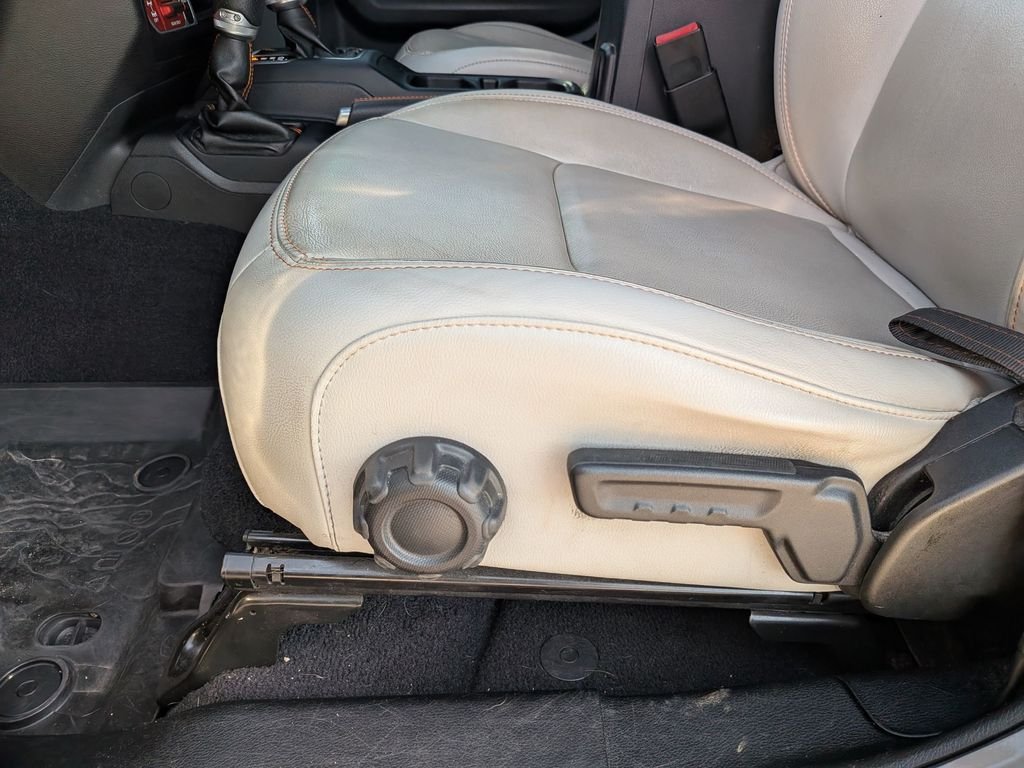 Used 2021 Gray Jeep Mojave image 15