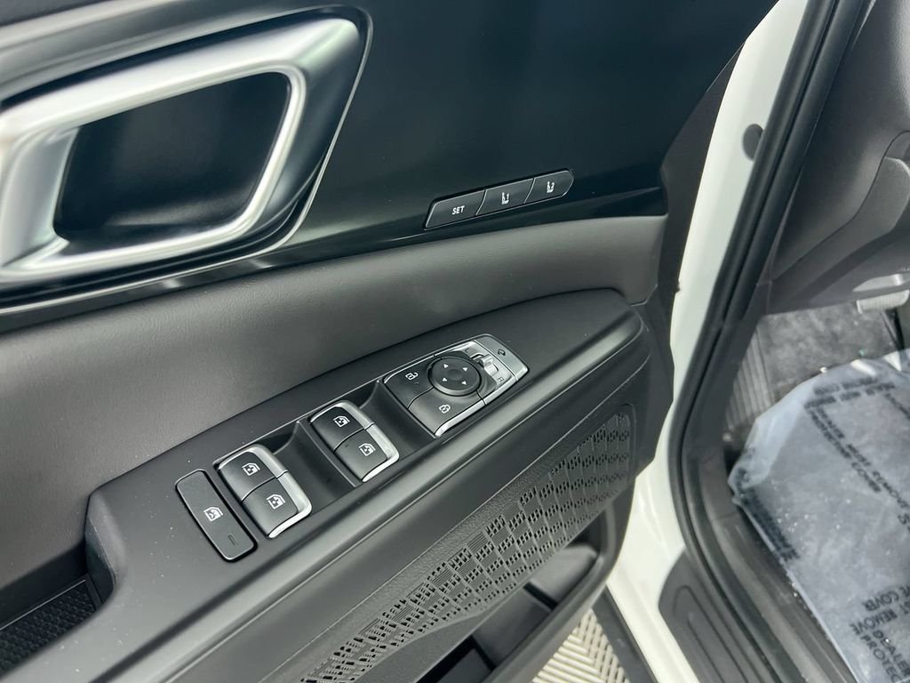 New 2027 Snow White Pearl Kia SX image 16