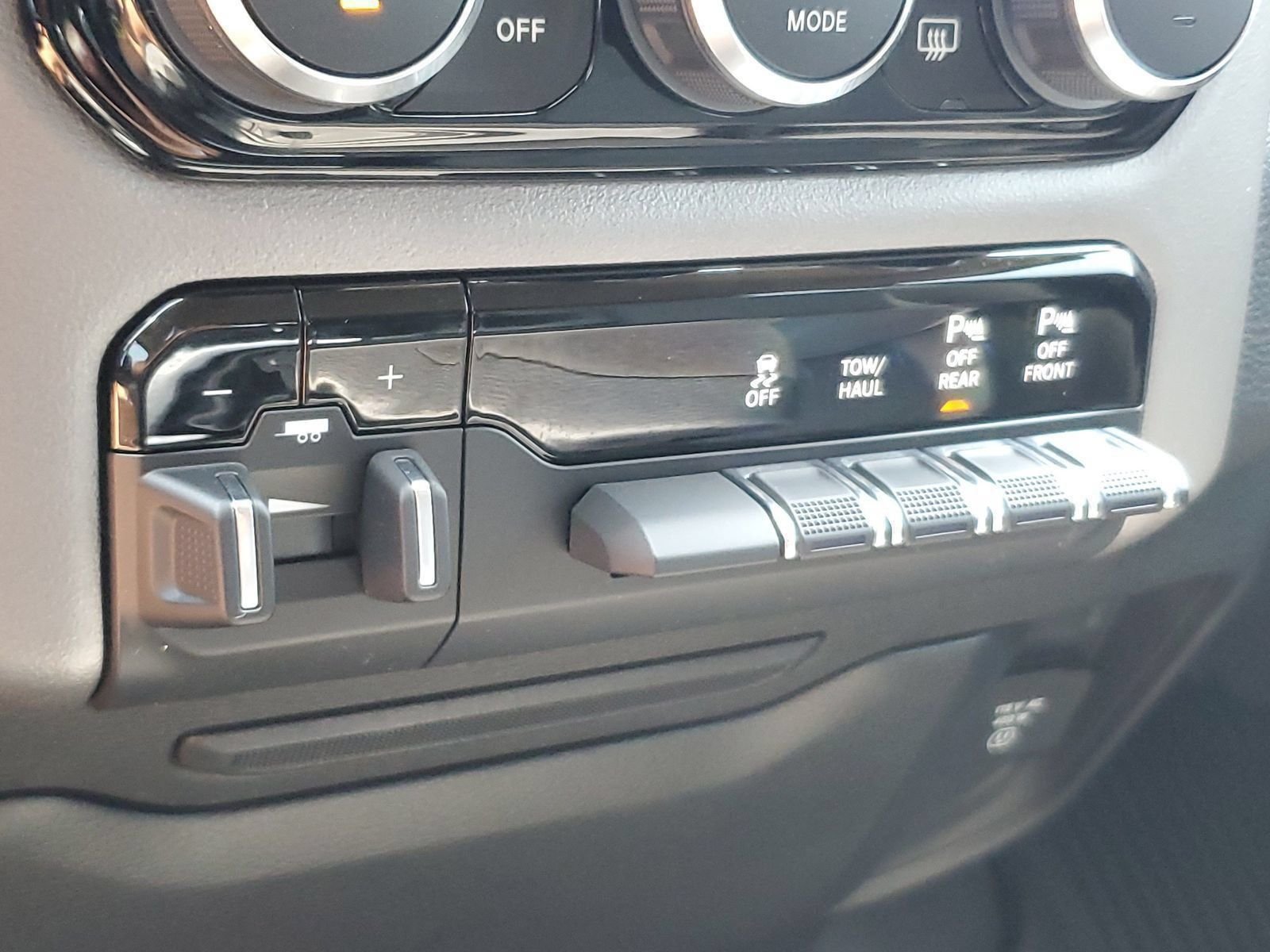 Used 2019 White Ram Big Horn image 25