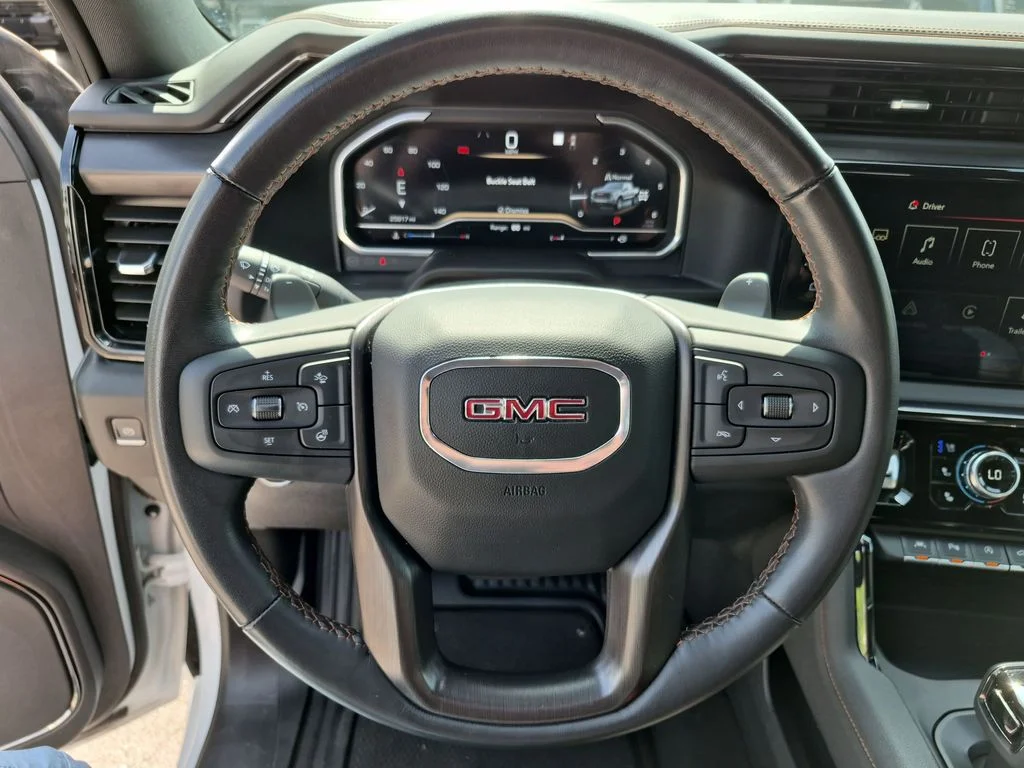 Used 2023 White GMC AT4 image 23