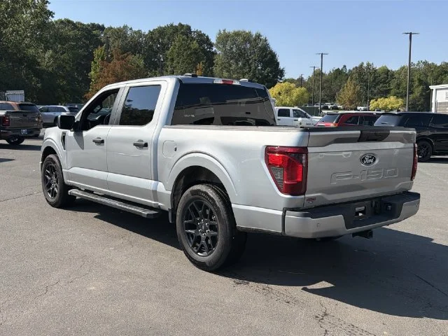 Used 2024 Silver Ford XLT image 3