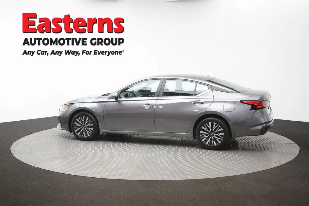 Used 2023 Gray Nissan 2.5 SV image 61