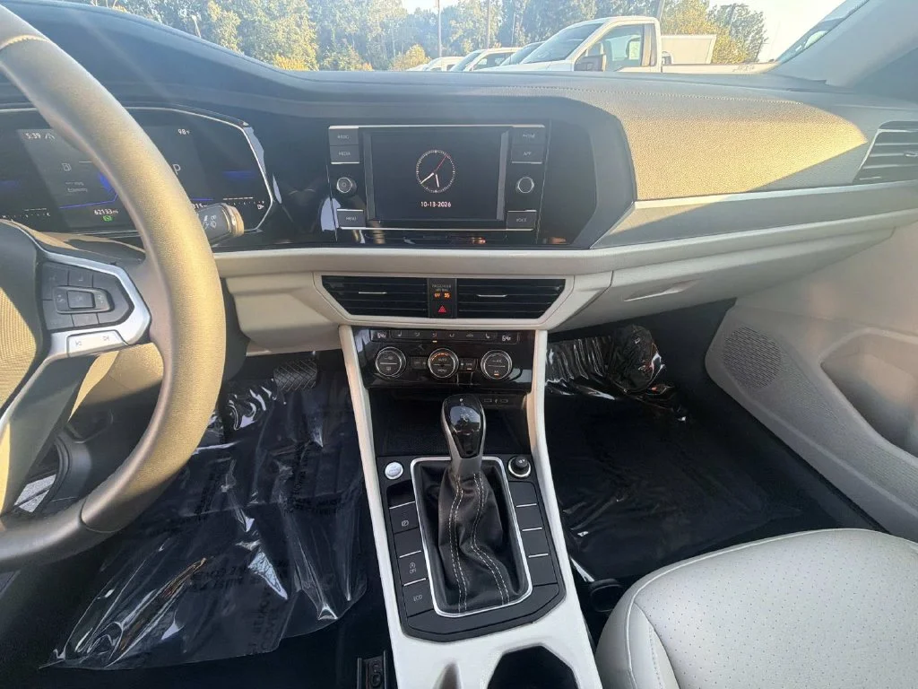 Used 2022  Volkswagen 1.5T SE image 21