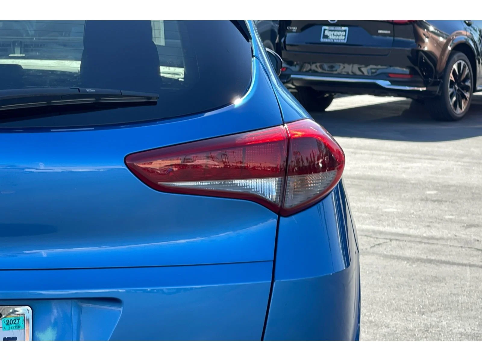 Used 2016 Caribbean Blue Hyundai SE image 17