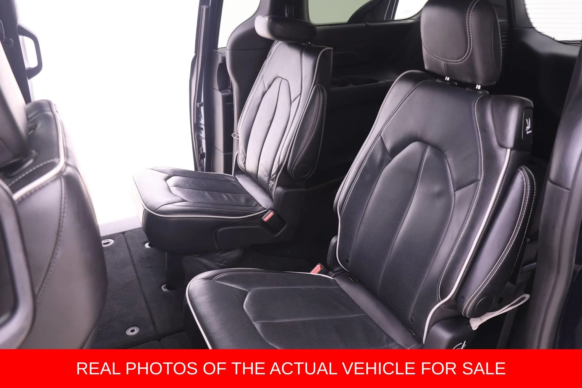 2025 Chrysler Pacifica Limited - Photo 10