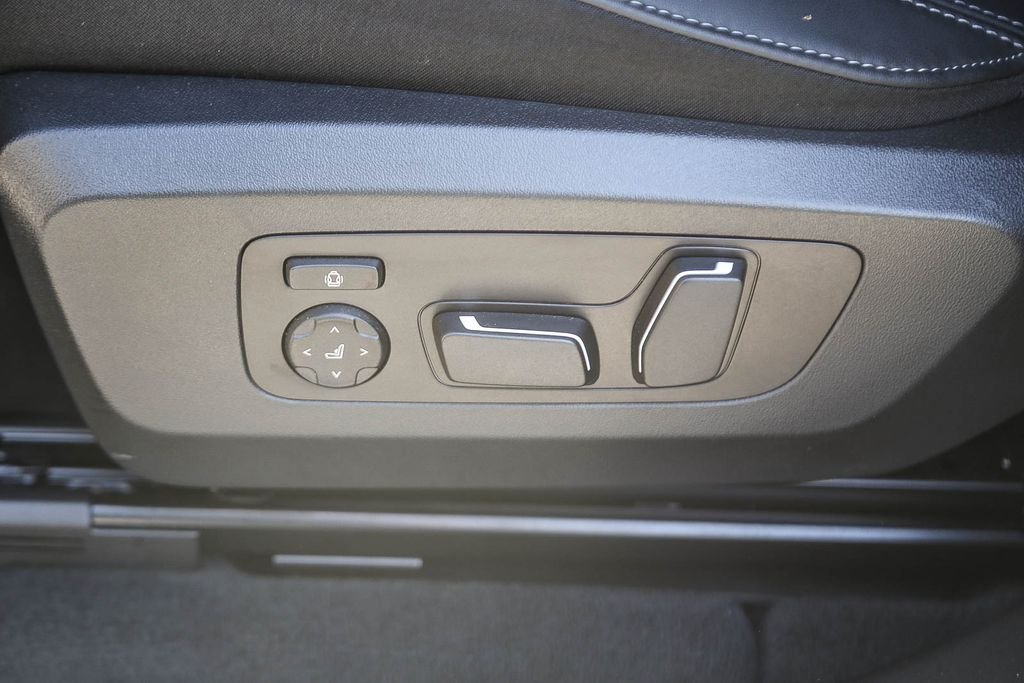 Used 2026 Dune Grey Metallic BMW 30 xDrive image 18