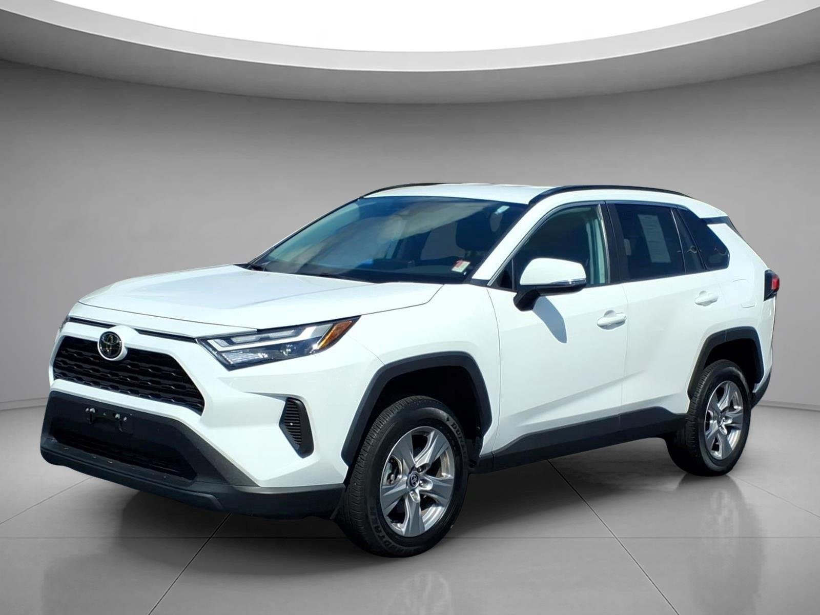 Used 2025 Ice Cap Toyota XLE image 1