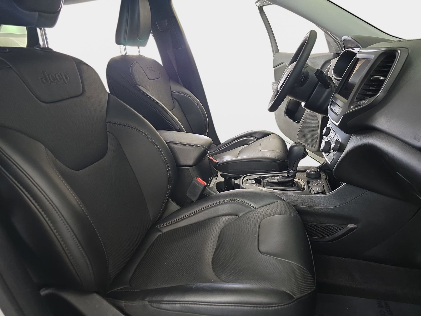 2023 Jeep Cherokee Altitude Lux - Photo 12