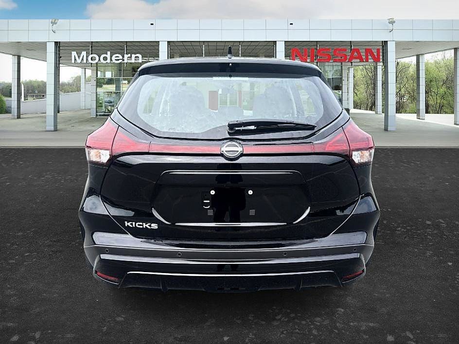 Certified Used 2025 Super Black Nissan S image 4