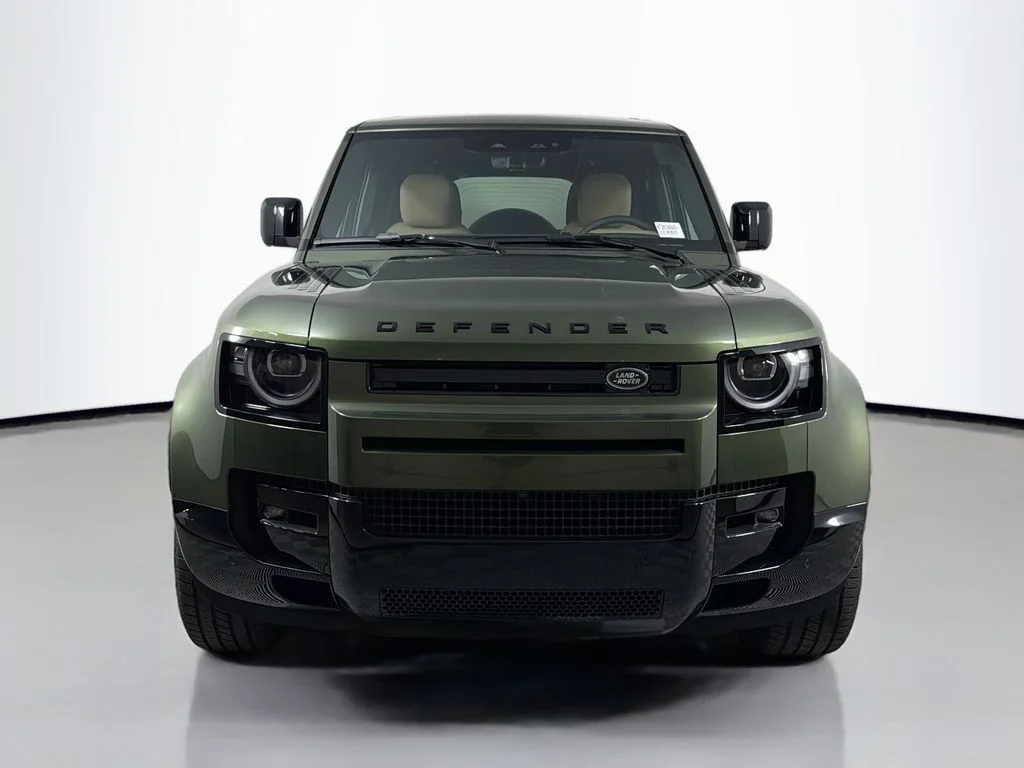 New 2026 Woolstone Green Land Rover X-Dynamic SE image 2