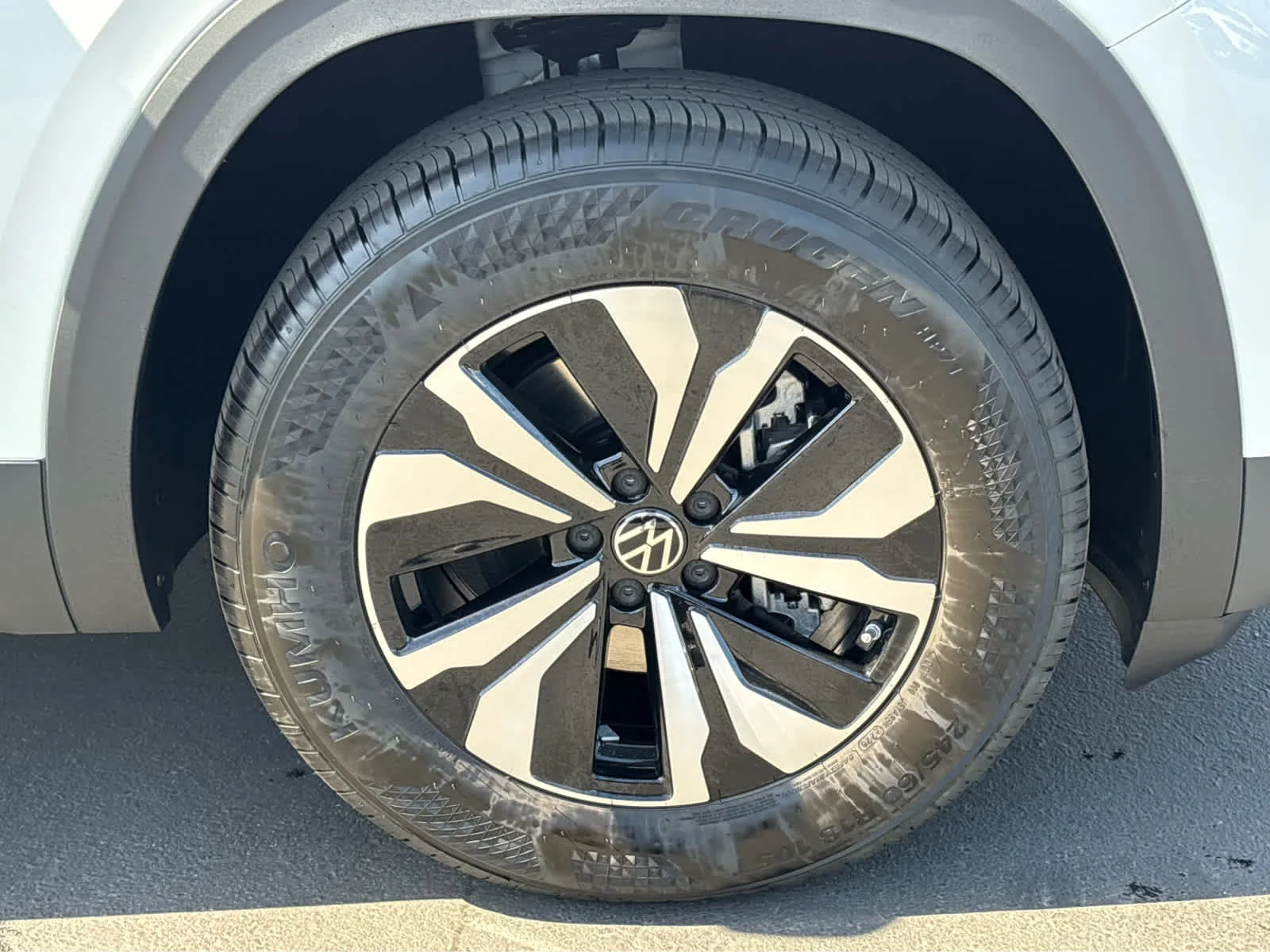 New 2026 OPAL WHITE Volkswagen 2.0T SE image 26