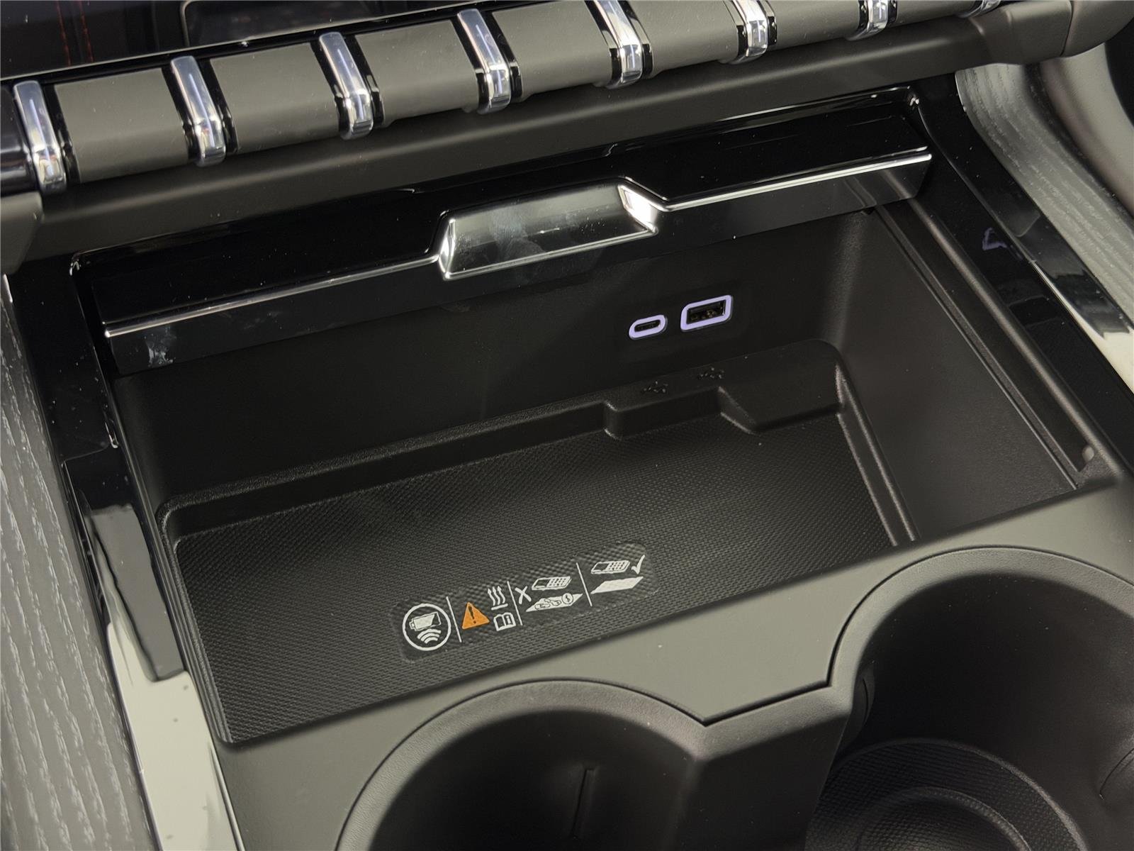 2026 GMC Yukon AT4 Ultimate - Photo 36