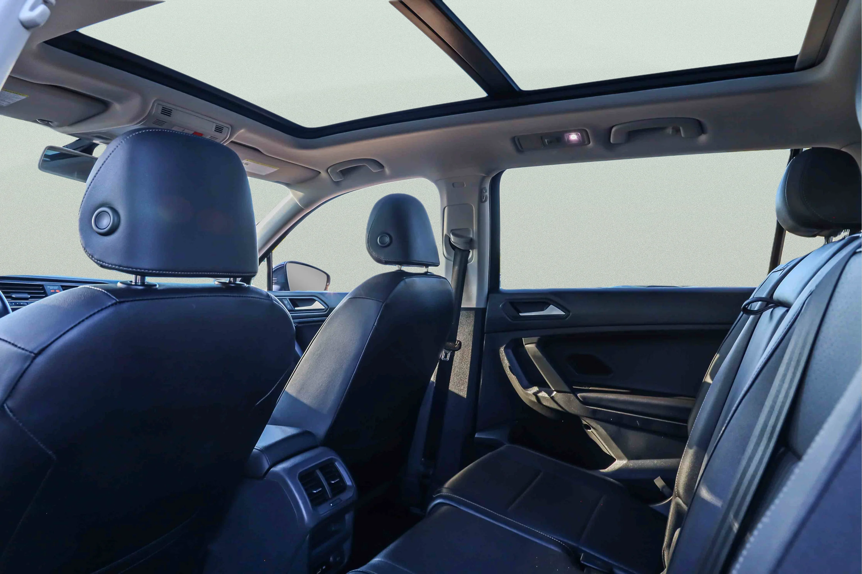 Used 2019  Volkswagen  image 22