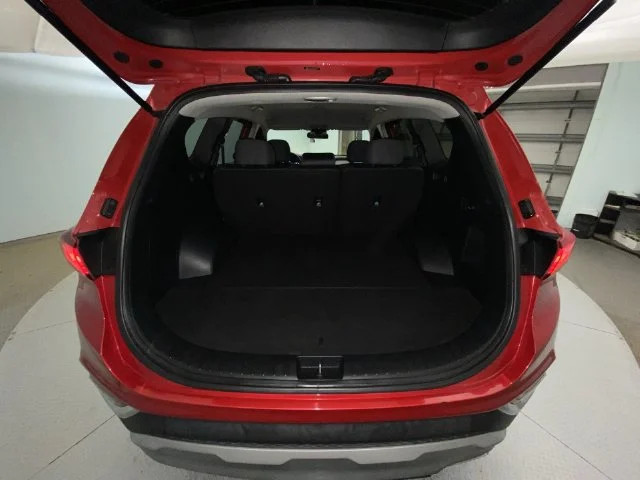 Used 2020 Red Hyundai SE image 22