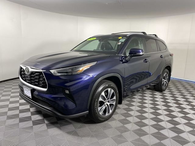 Used 2024 Blue Toyota XLE image 4