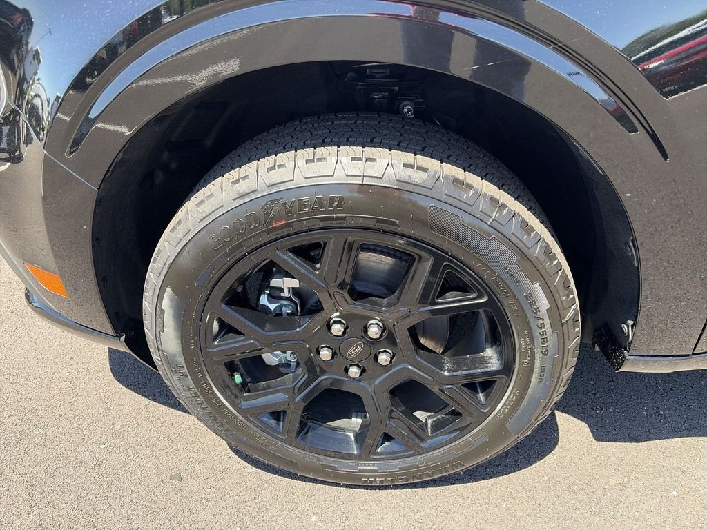 New 2026 Shadow Black Ford Maverick Lobo™ image 10