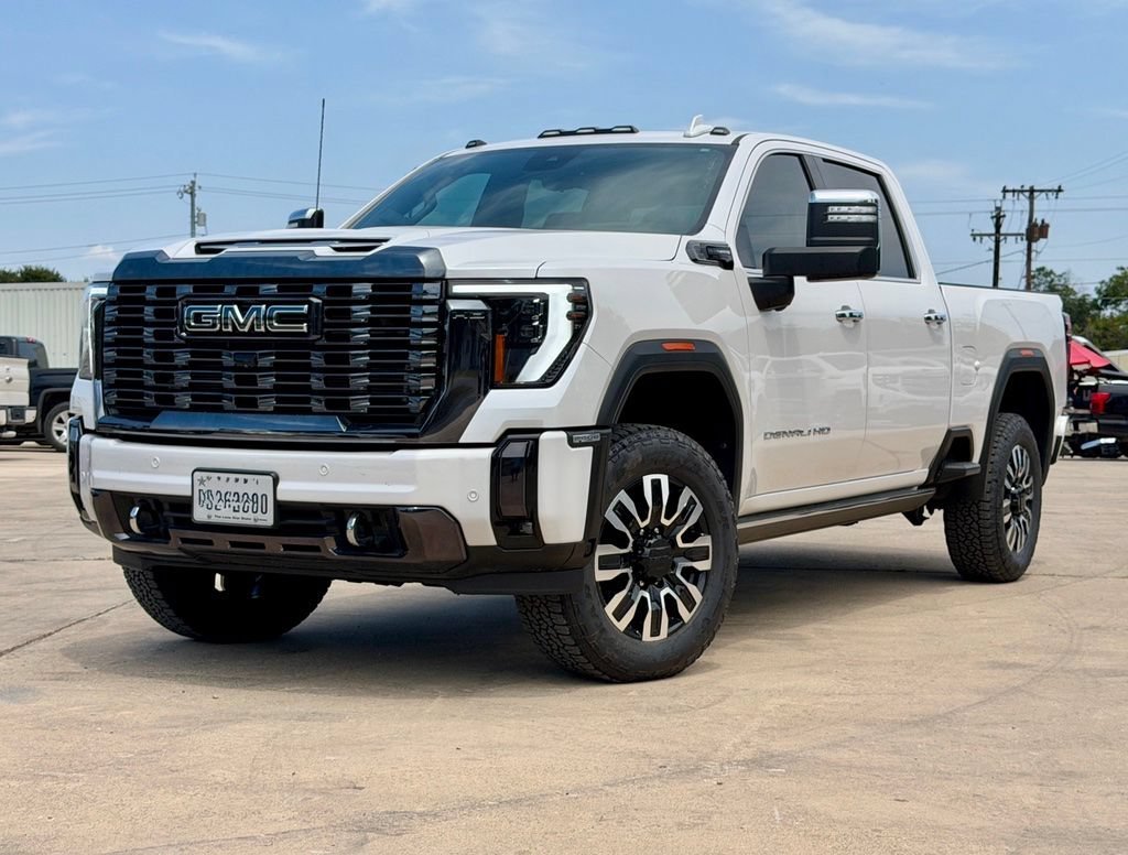 Used 2024 White Frost Tricoat GMC Denali Ultimate image 1