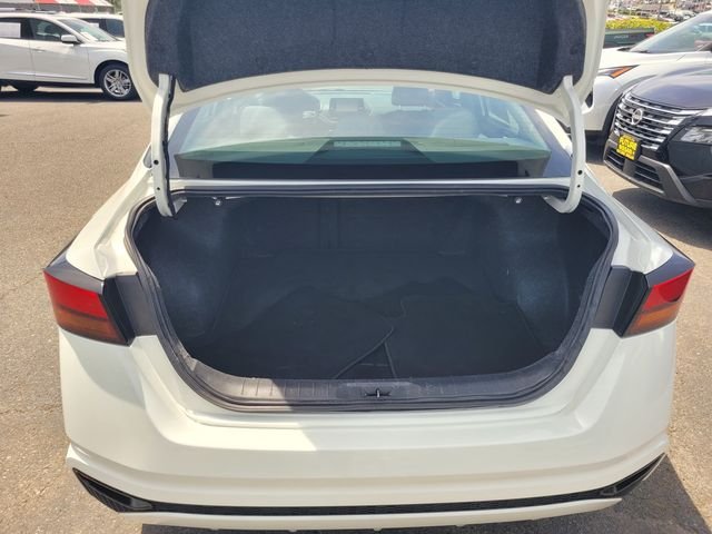 Used 2021 White Nissan 2.5 S image 11