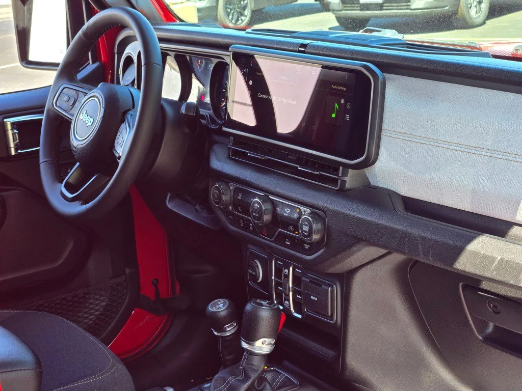 Used 2025 Red Jeep 4-Door Summit 4x4 image 8