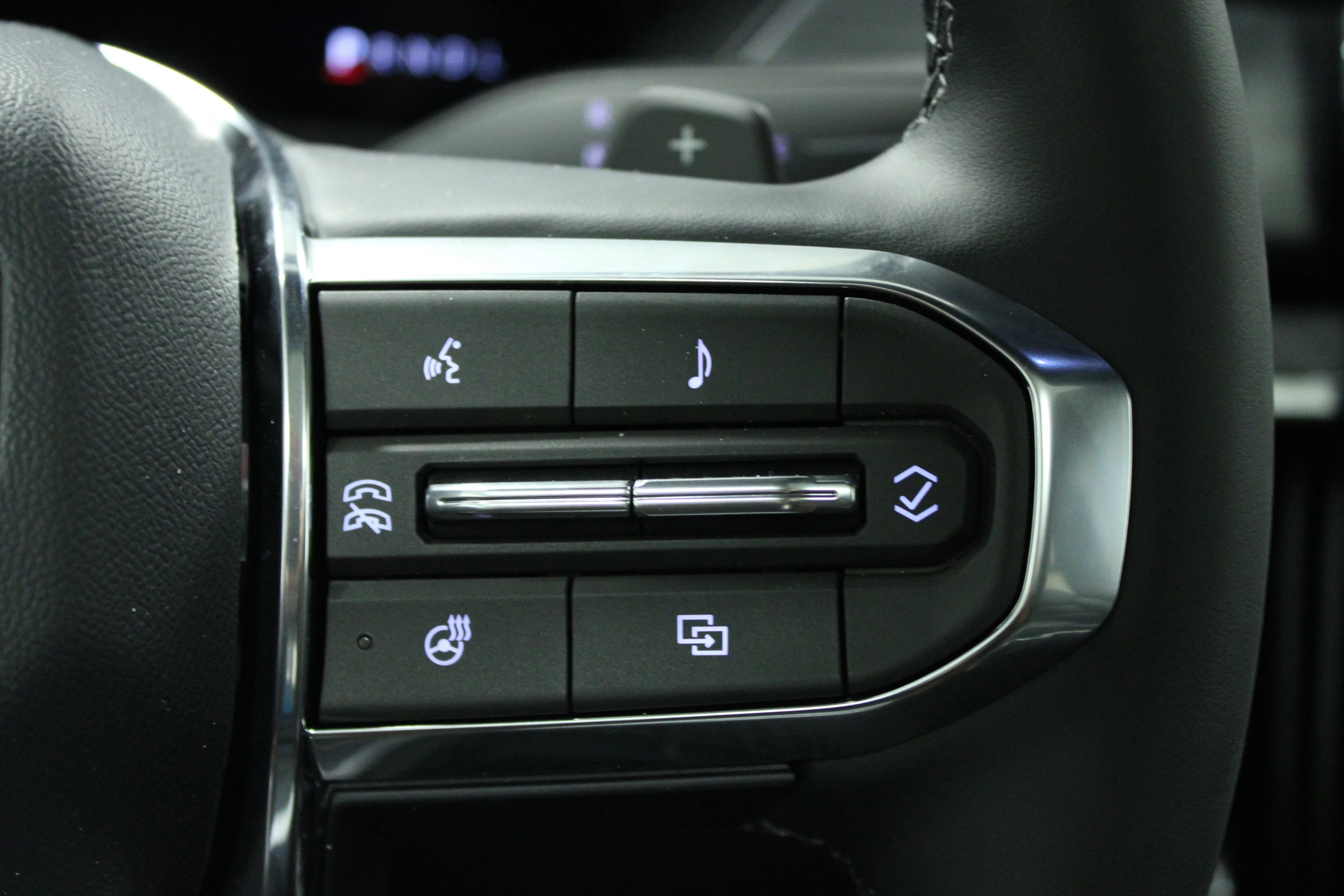 New 2026 Sterling Metallic GMC Elevation image 22