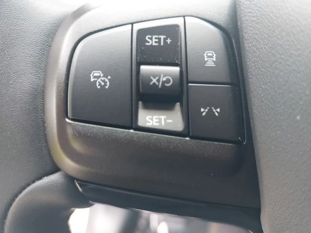 Used 2025 Beige Ford Select image 17