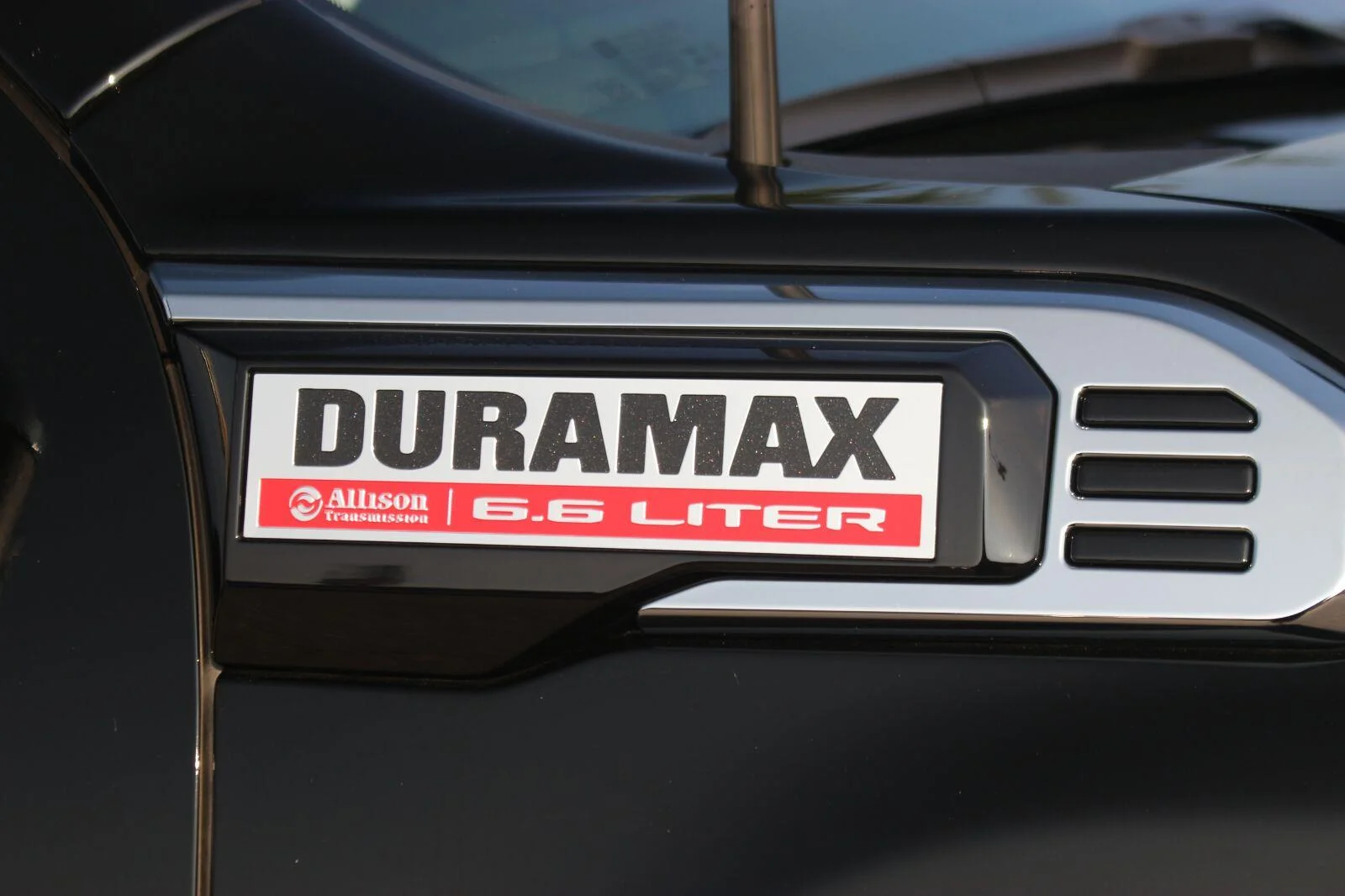 Used 2025 Onyx Black GMC Denali image 11