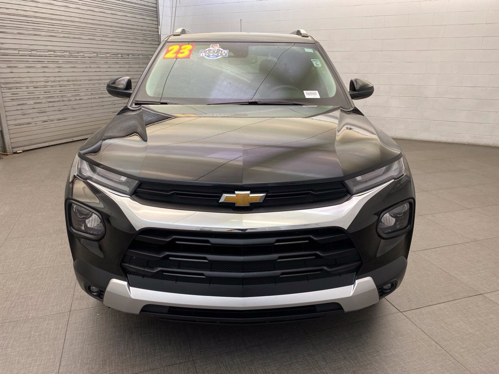 Used 2023 Black Chevrolet LT image 3