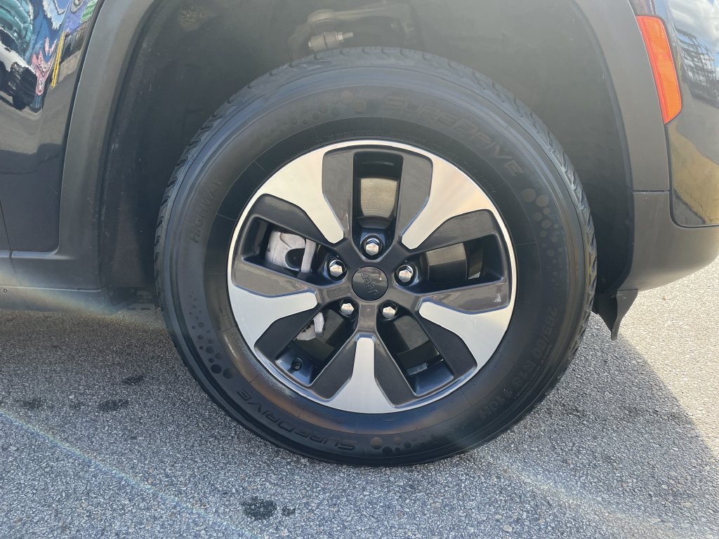 Certified Used 2024 Black Jeep 4xe image 11
