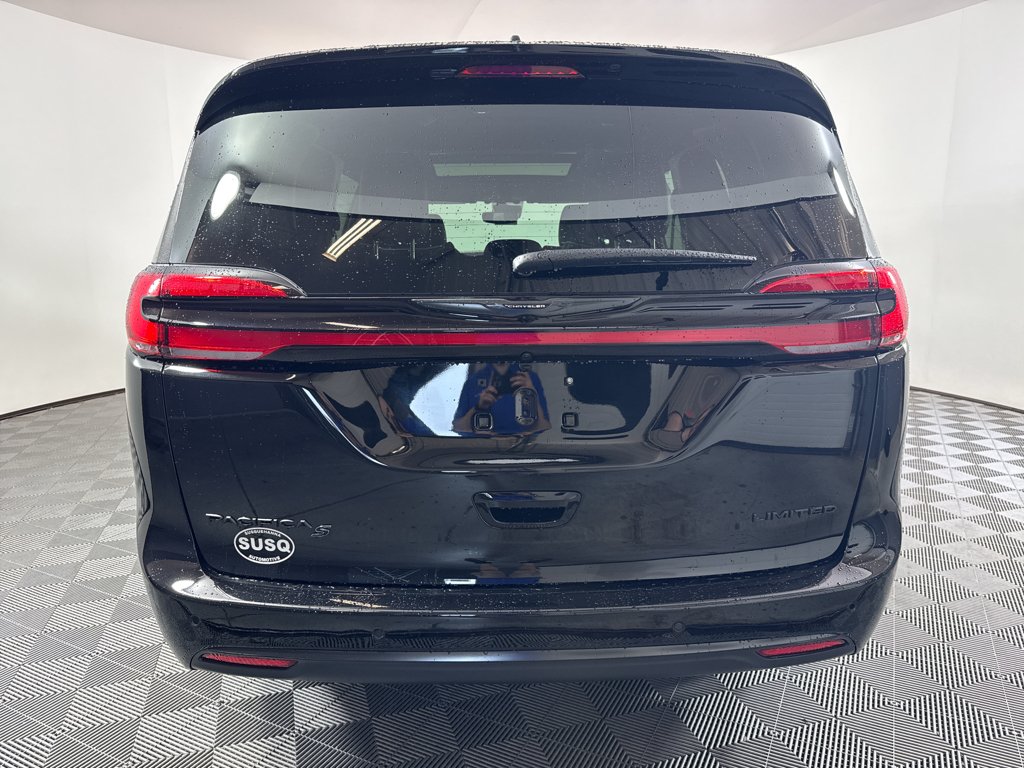 2026 Chrysler Pacifica Limited - Photo 14