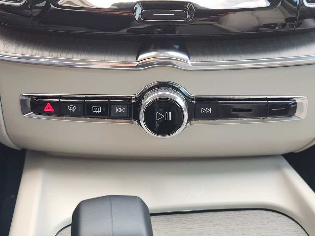 Used 2023 Denim Blue Metallic Volvo T8 Plus Dark Theme image 17