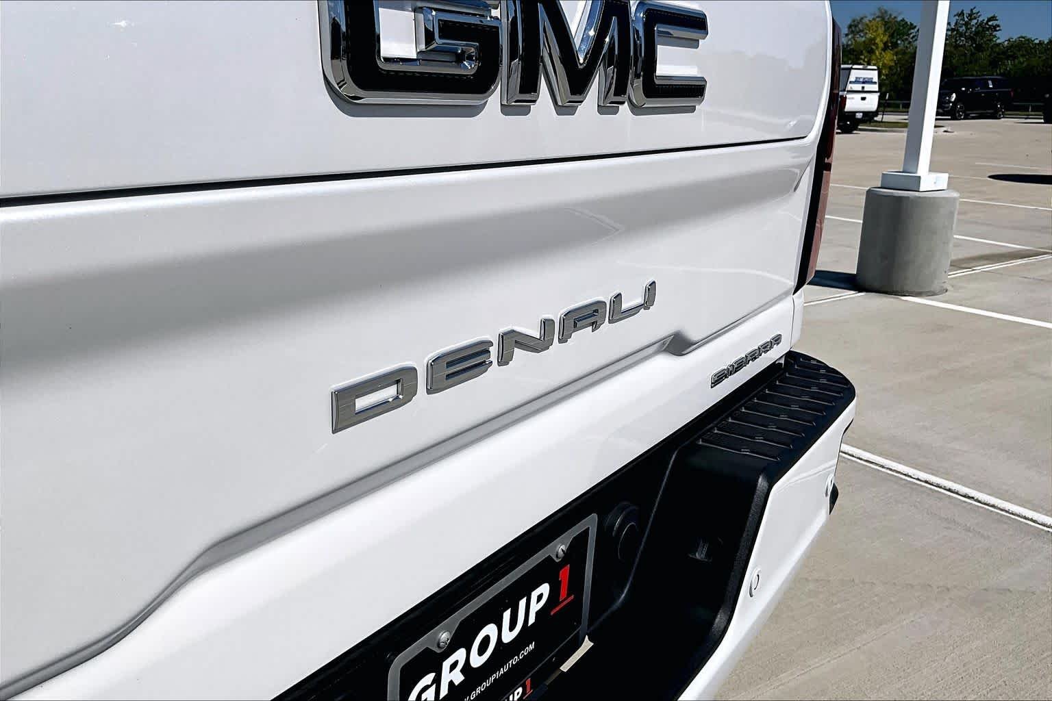 Used 2024 White Frost Tricoat GMC Denali image 28