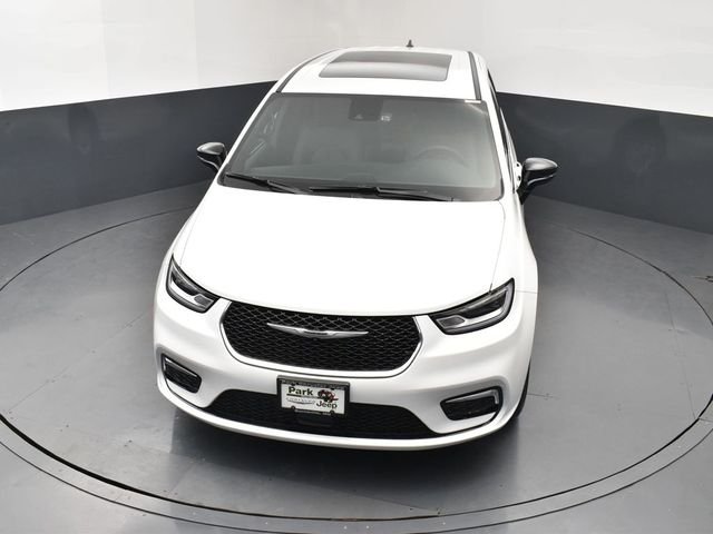 2026 Chrysler Pacifica Select - Photo 14