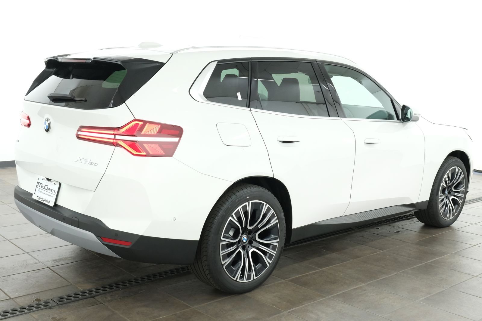 New 2026 Alpine White BMW 30 xDrive image 7