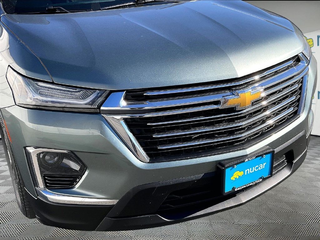 Used 2023 Silver Sage Metallic Chevrolet AWD image 31