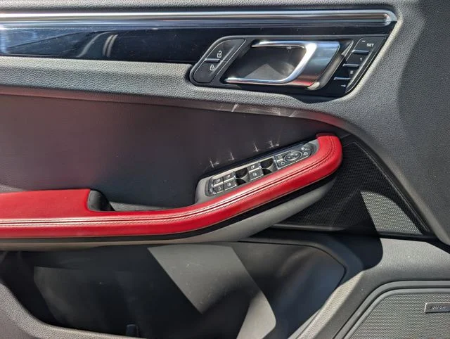 Used 2020 White Porsche Base image 20