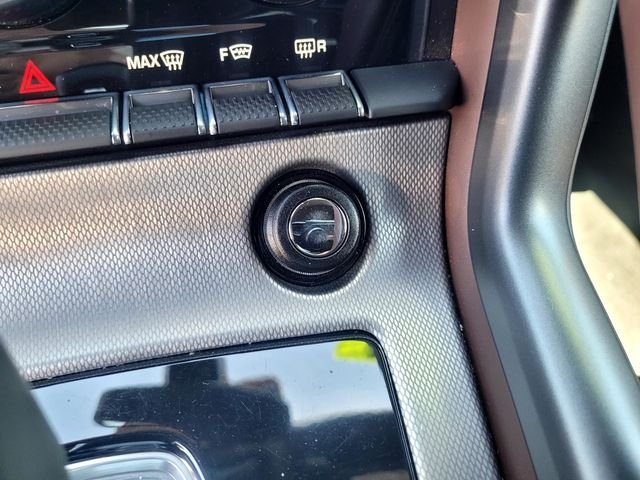 Used 2016  Jaguar Base image 17