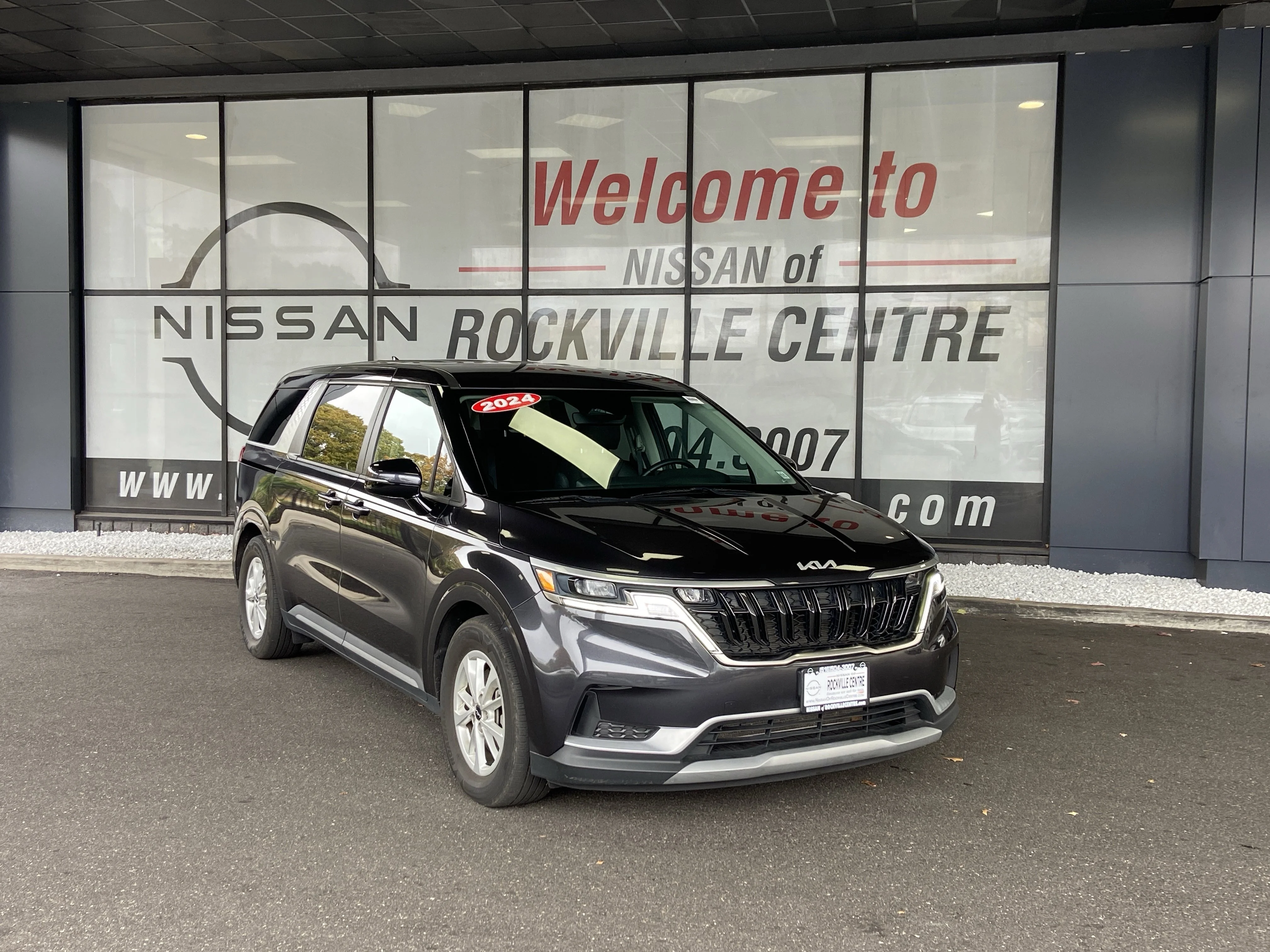 2024 Kia Sedona LX Seat Pkg's photo