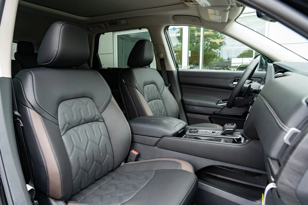 New 2026 Super Black Nissan Platinum image 29