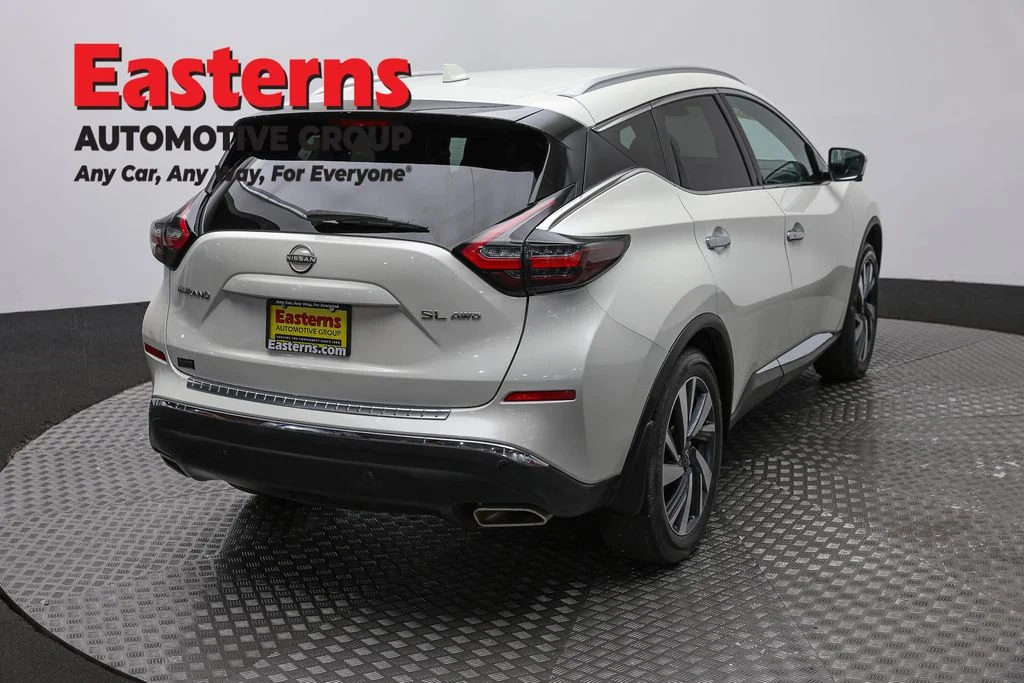 Used 2023 White Nissan SL image 5