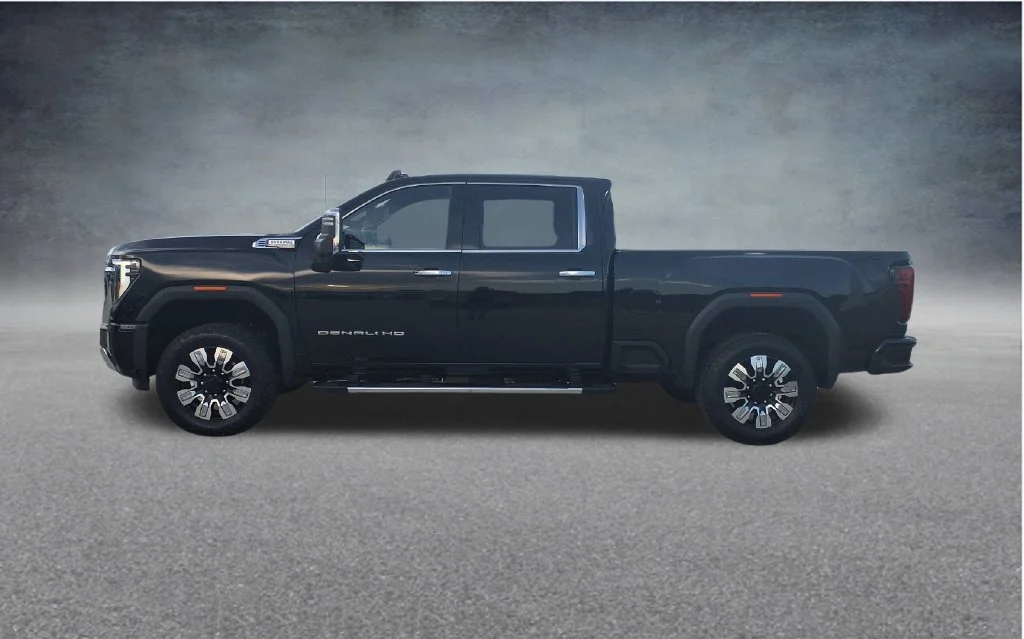 Used 2025 Black GMC Denali image 4